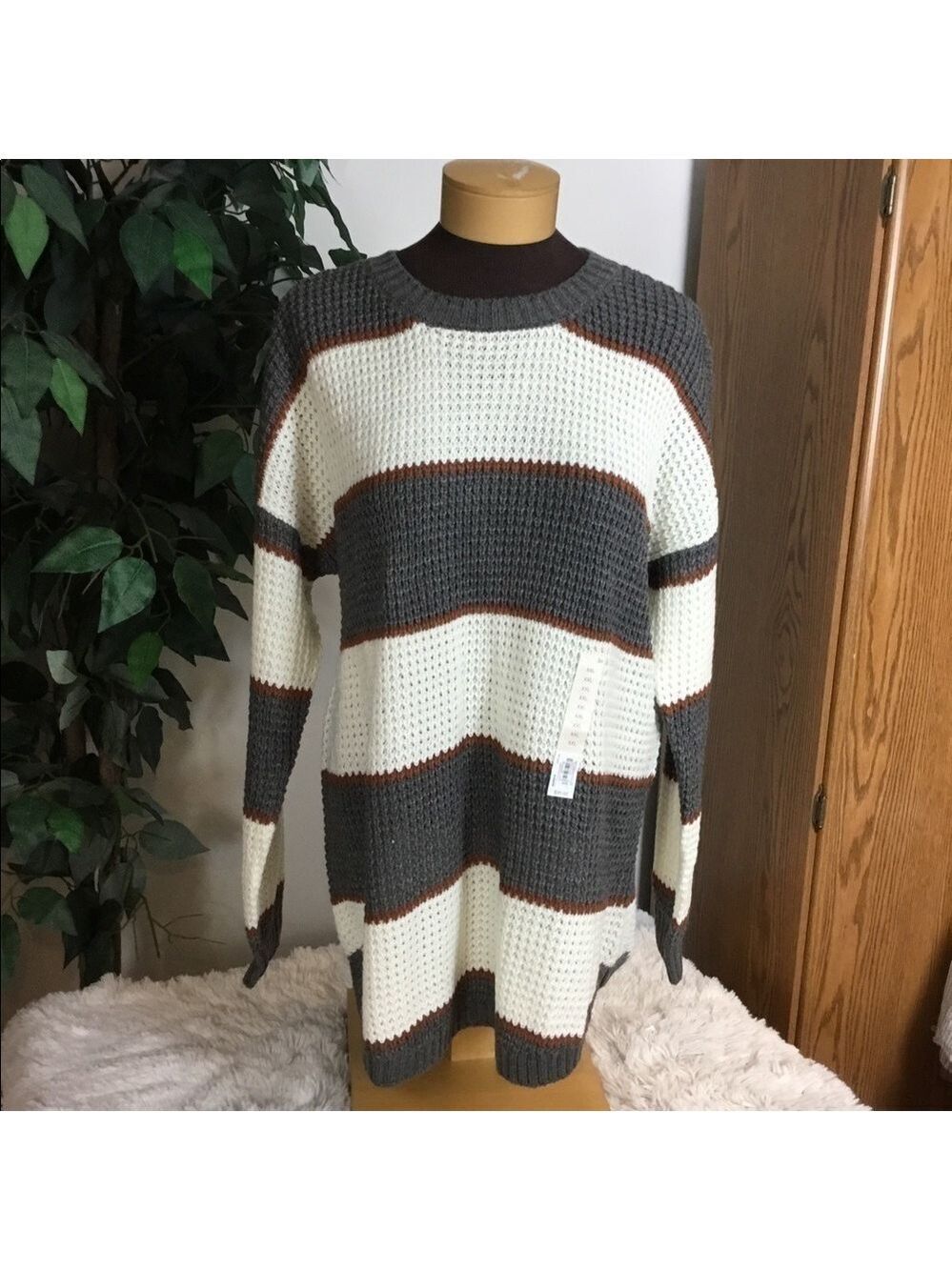 SO XXL cream brown gray pullover sweater with rounded hem